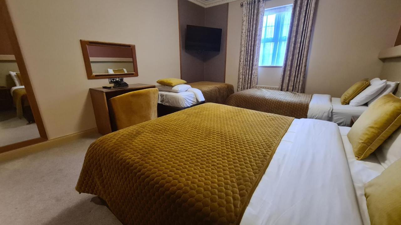 The Farnham Arms Hotel キャヴァン エクステリア 写真