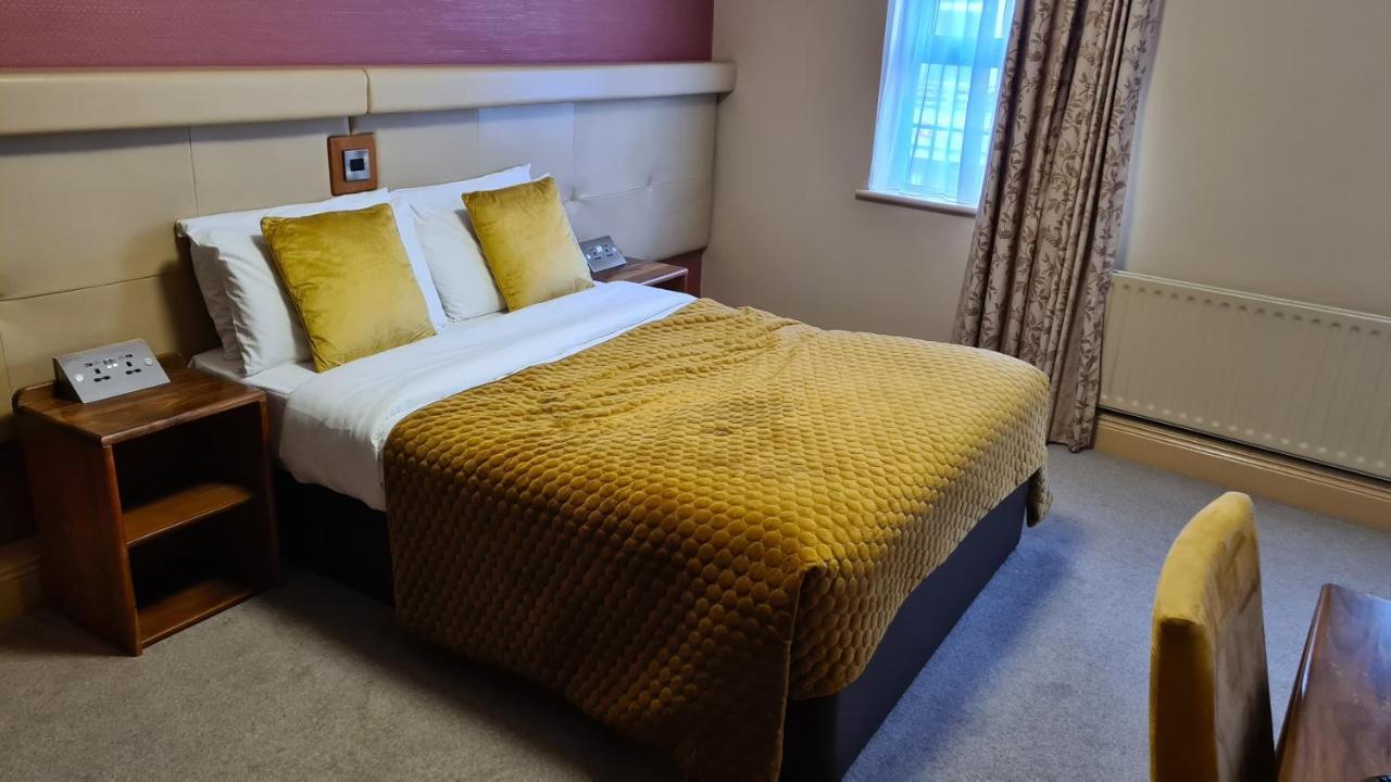 The Farnham Arms Hotel キャヴァン エクステリア 写真